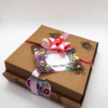 Caja regalo donitas x6 + brownie + cupcake rosa - Imagen 2